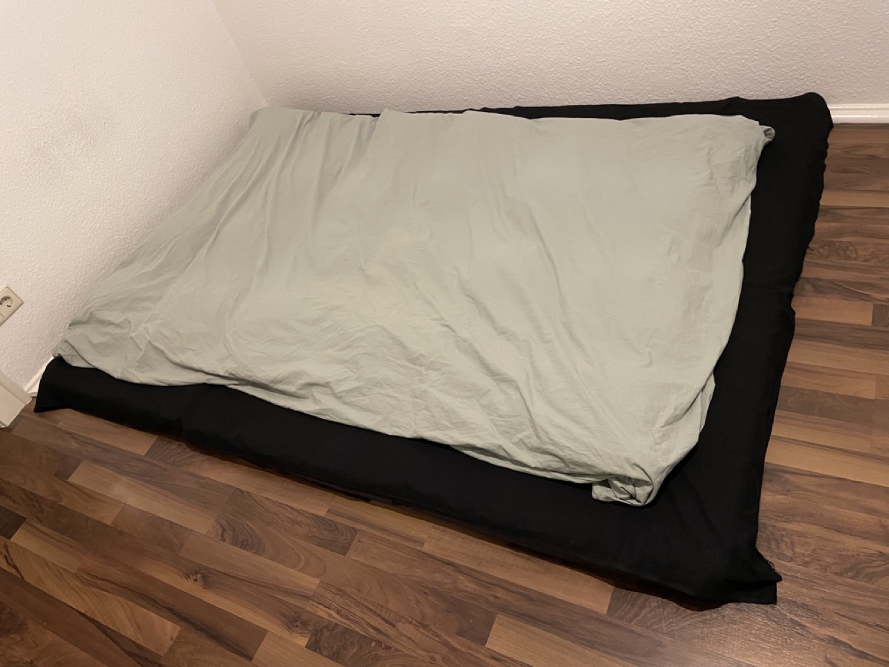 Bett eines Minimalisten - Schlafen auf dem Boden